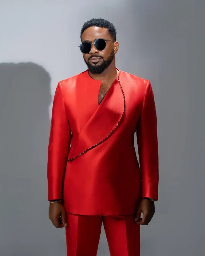 uzor-portrait-red